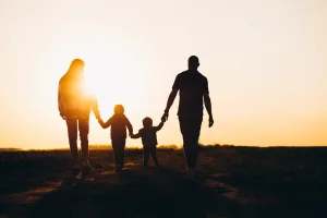 Comment faire le choix entre adoption simple ou plénière à Aubagne ?